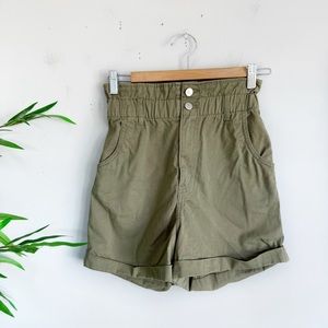 H&M Ultra High Rise Paperbag Shorts in Khaki Green 2